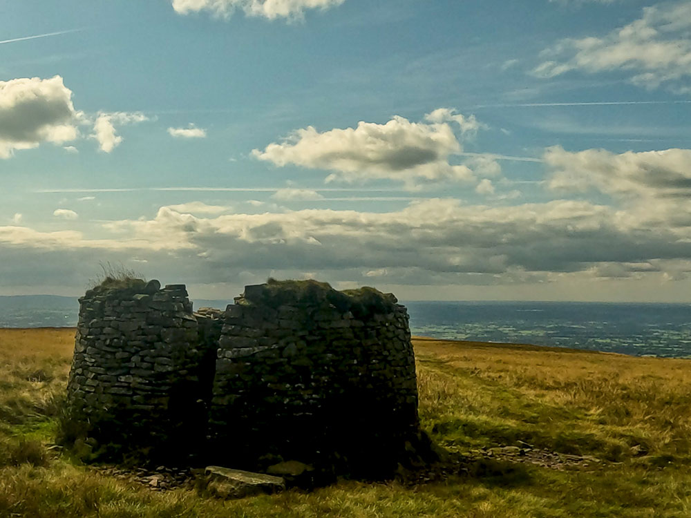 Approaching the weather shelter on Pendle Hill